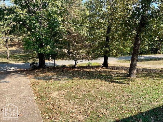 78 Cherokee Road, Cherokee Village, AR 72529