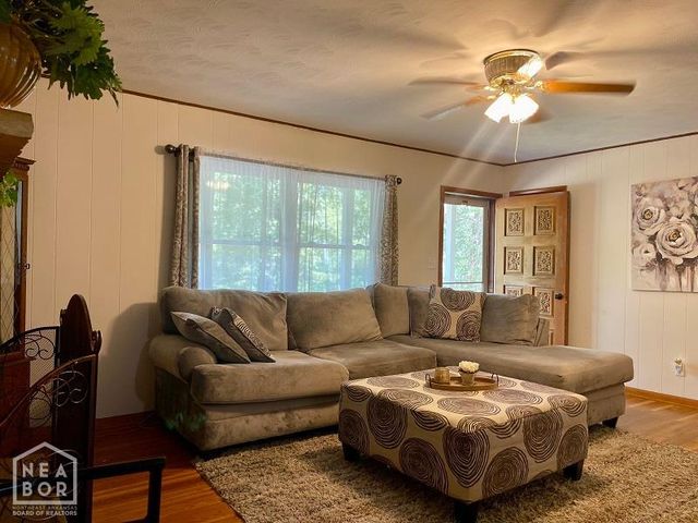 78 Cherokee Road, Cherokee Village, AR 72529