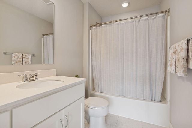 16247 Durango Trail, Lakeville, MN 55044