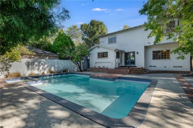 21235 Dumetz Road, Woodland Hills, CA 91364