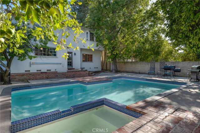 21235 Dumetz Road, Woodland Hills, CA 91364