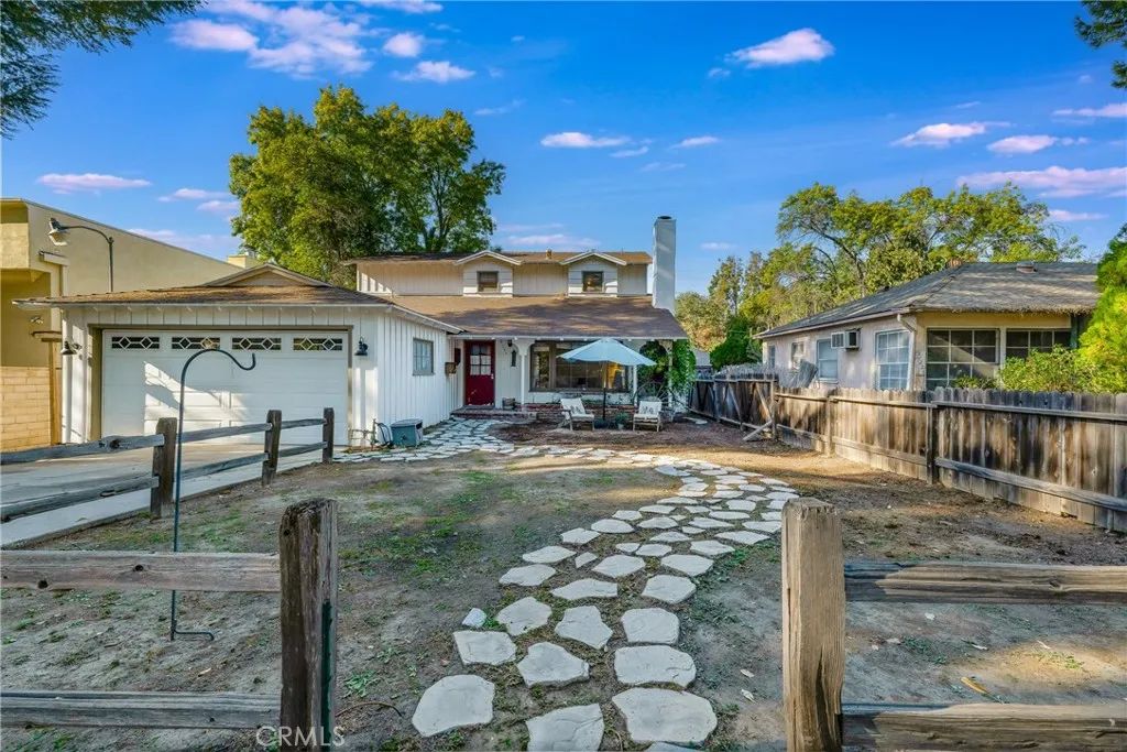 21235 Dumetz Road, Woodland Hills, CA 91364