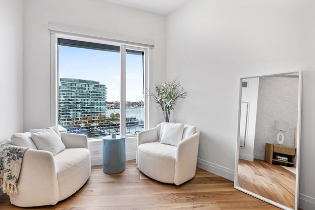 300 Pier 4 Blvd PHR, Boston, MA 02210