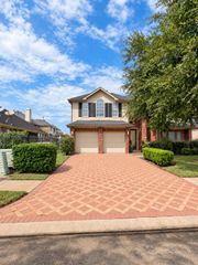 5203 Auckland Drive, Sugar Land, TX 77498