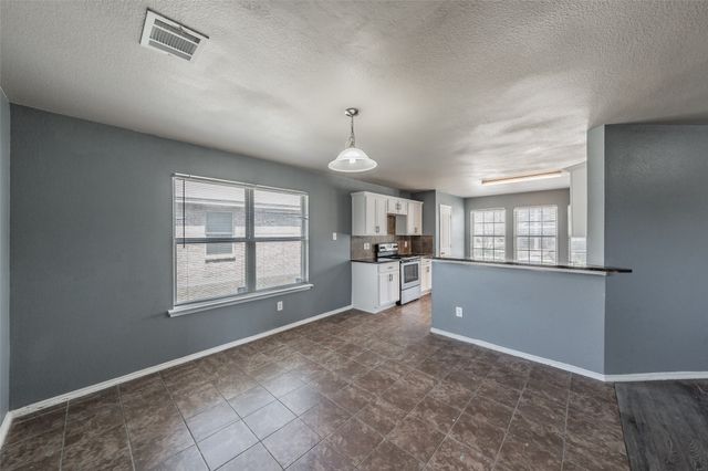 1758 Overlook Drive, Lancaster, TX 75146