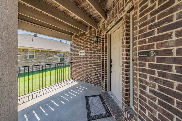 1758 Overlook Drive, Lancaster, TX 75146