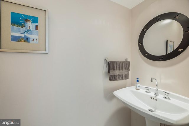 11030 THRUSH RIDGE RD, Reston, VA 20191