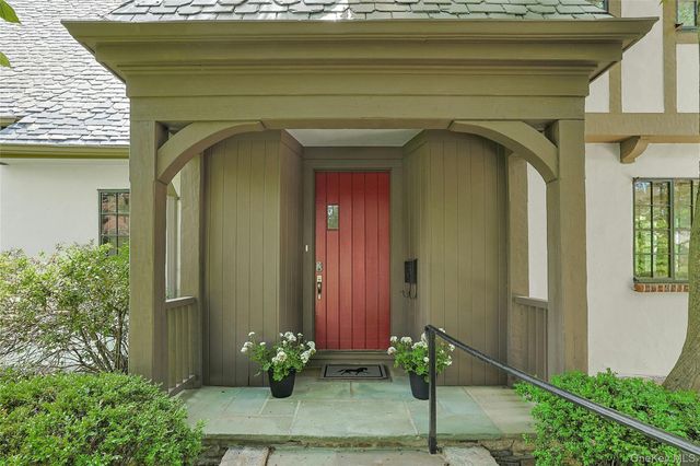 14 Withington Road, Scarsdale, NY 10583