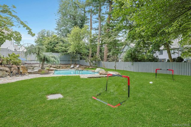 14 Withington Road, Scarsdale, NY 10583
