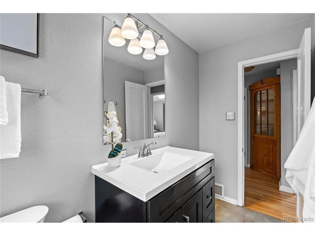 5979 S Windermere St, Littleton, CO 80120