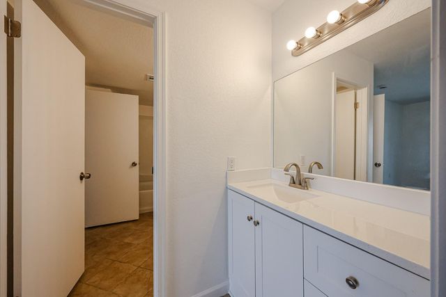 5757 W Eugie Avenue Unit 1038, Glendale, AZ 85304