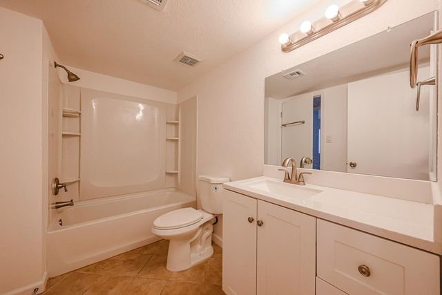 5757 W Eugie Avenue Unit 1038, Glendale, AZ 85304