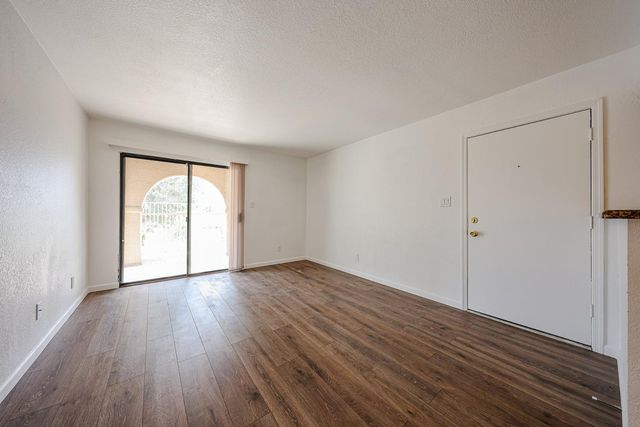 5757 W Eugie Avenue Unit 1038, Glendale, AZ 85304