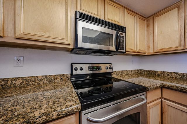 5757 W Eugie Avenue Unit 1038, Glendale, AZ 85304