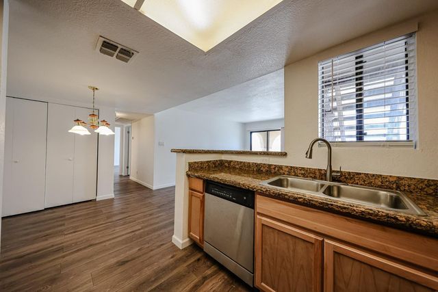5757 W Eugie Avenue Unit 1038, Glendale, AZ 85304