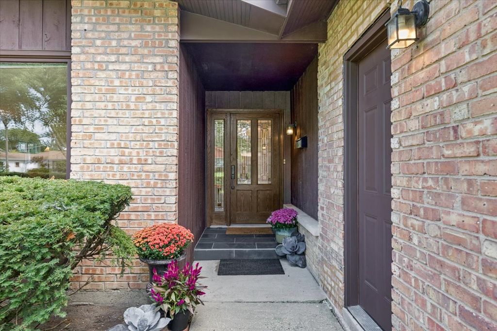 9617 Keystone Avenue, Skokie, IL 60076 — photo 2