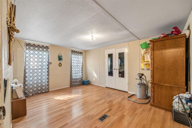 401 Dunnam Avenue, Cleveland, TX 77327