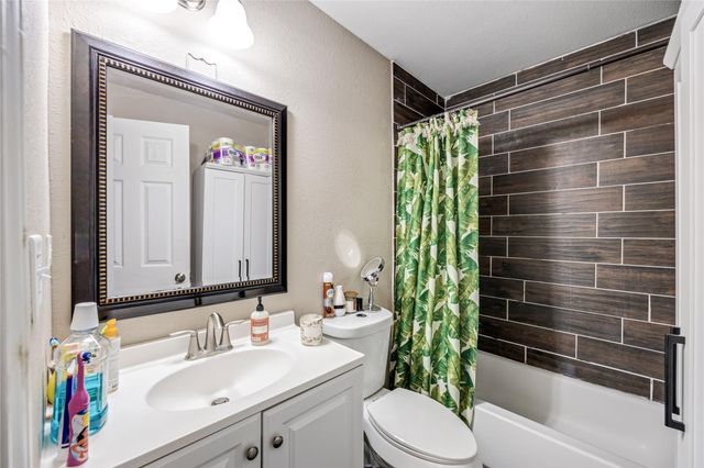 401 Dunnam Avenue, Cleveland, TX 77327