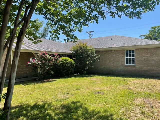 717 Bluebonnet Street, Mexia, TX 76667