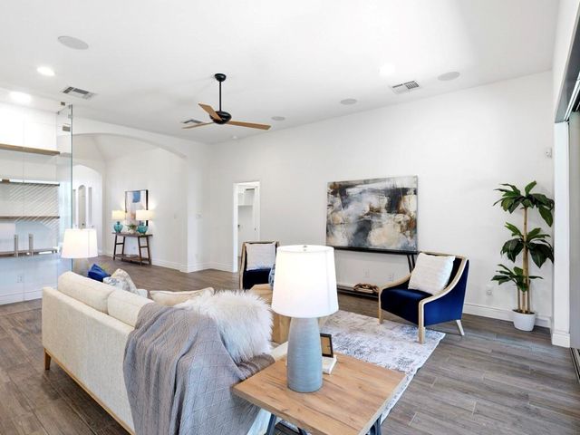 109 Lake Spring CIR, Georgetown, TX 78633