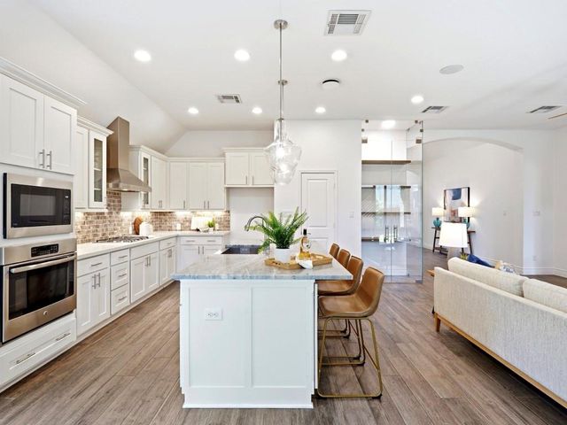 109 Lake Spring CIR, Georgetown, TX 78633