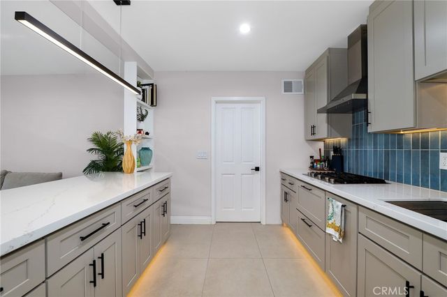 16842 Liggett, Los Angeles, CA 91343