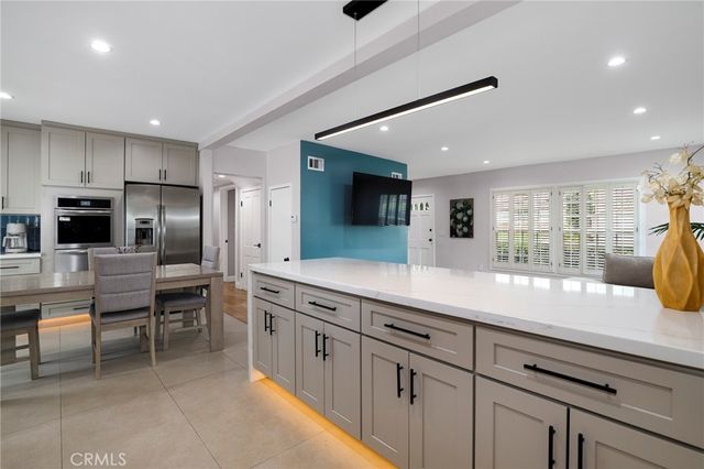 16842 Liggett, Los Angeles, CA 91343