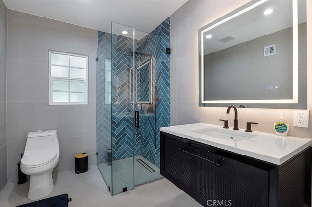 16842 Liggett, Los Angeles, CA 91343