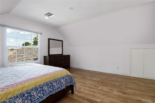 16842 Liggett, Los Angeles, CA 91343