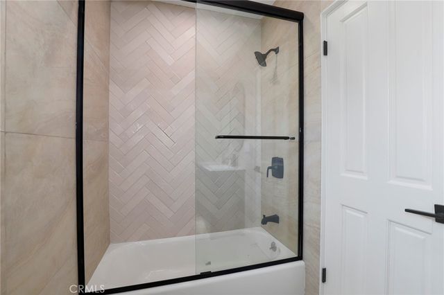 16842 Liggett, Los Angeles, CA 91343