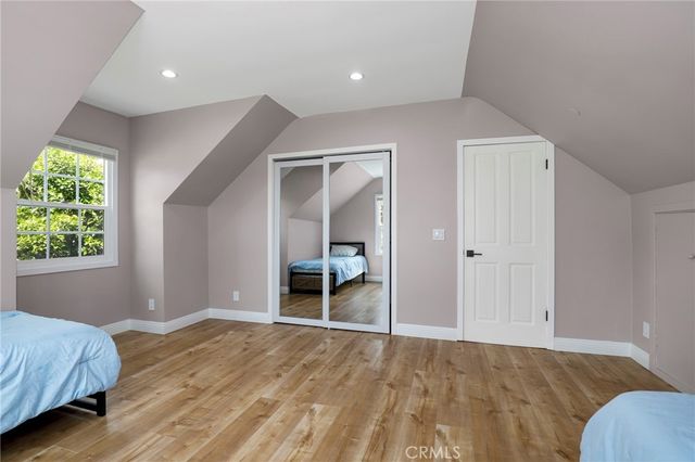 16842 Liggett, Los Angeles, CA 91343