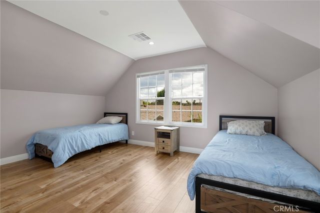 16842 Liggett, Los Angeles, CA 91343