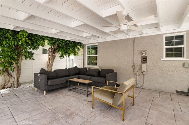 16842 Liggett, Los Angeles, CA 91343