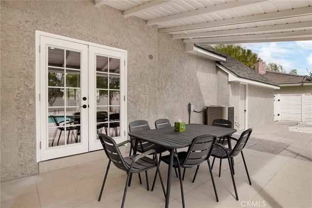 16842 Liggett, Los Angeles, CA 91343