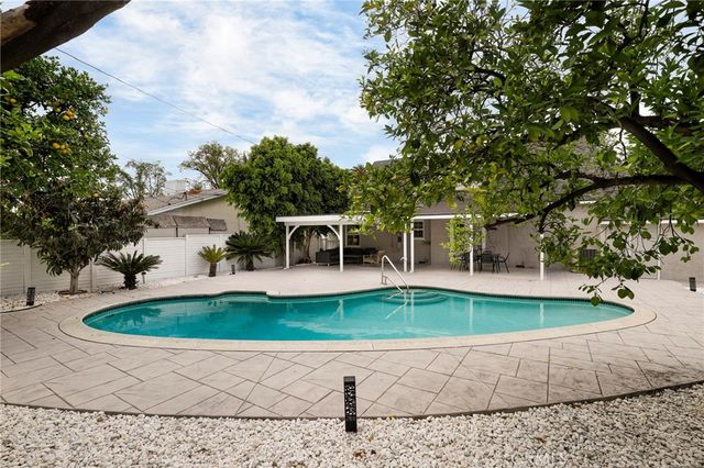 16842 Liggett, Los Angeles, CA 91343