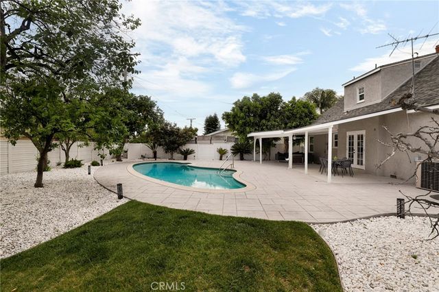 16842 Liggett, Los Angeles, CA 91343