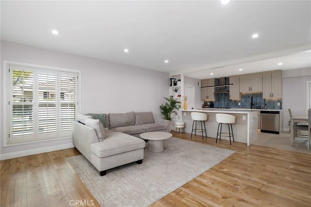 16842 Liggett, Los Angeles, CA 91343