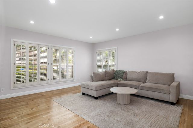 16842 Liggett, Los Angeles, CA 91343