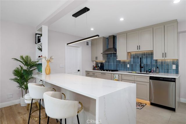 16842 Liggett, Los Angeles, CA 91343