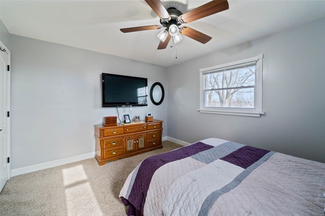 1338 W Avenue, Ames, IA 50014