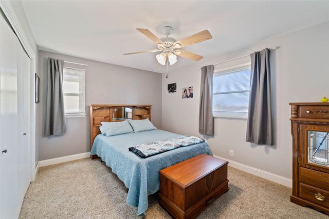 1338 W Avenue, Ames, IA 50014