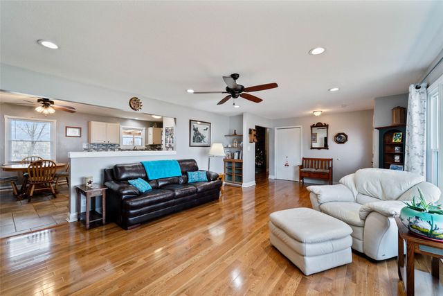 1338 W Avenue, Ames, IA 50014