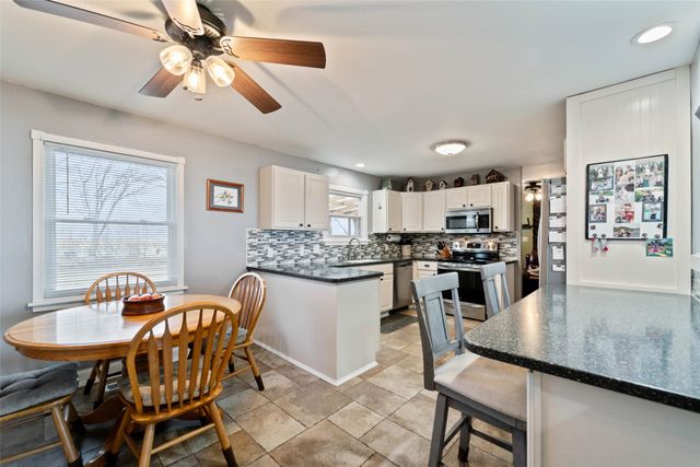 1338 W Avenue, Ames, IA 50014