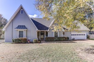 665 LANCELOT LN, Collierville, TN 38017