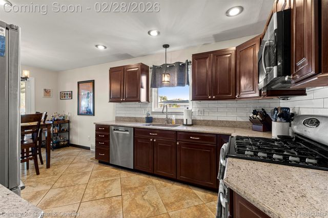 11306 Lenoir Street, Allen Park, MI 48101