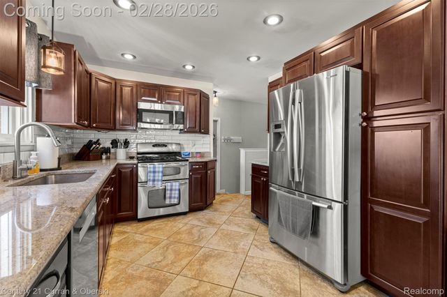 11306 Lenoir Street, Allen Park, MI 48101