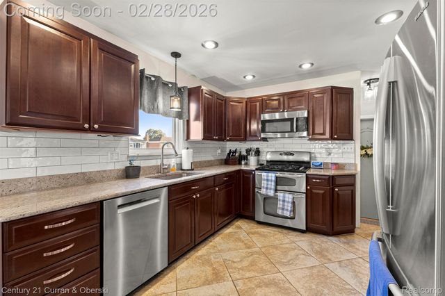 11306 Lenoir Street, Allen Park, MI 48101