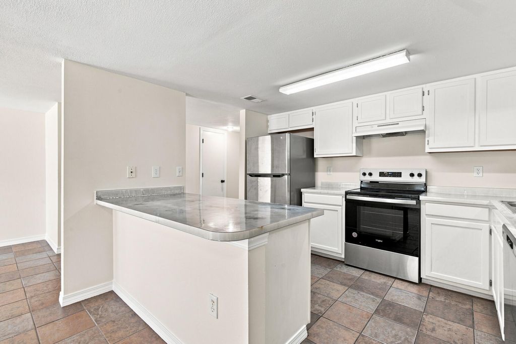 Image 12 of property listing at 1855 Whispering Oaks Lane, Fort Walton Beach, FL 32547