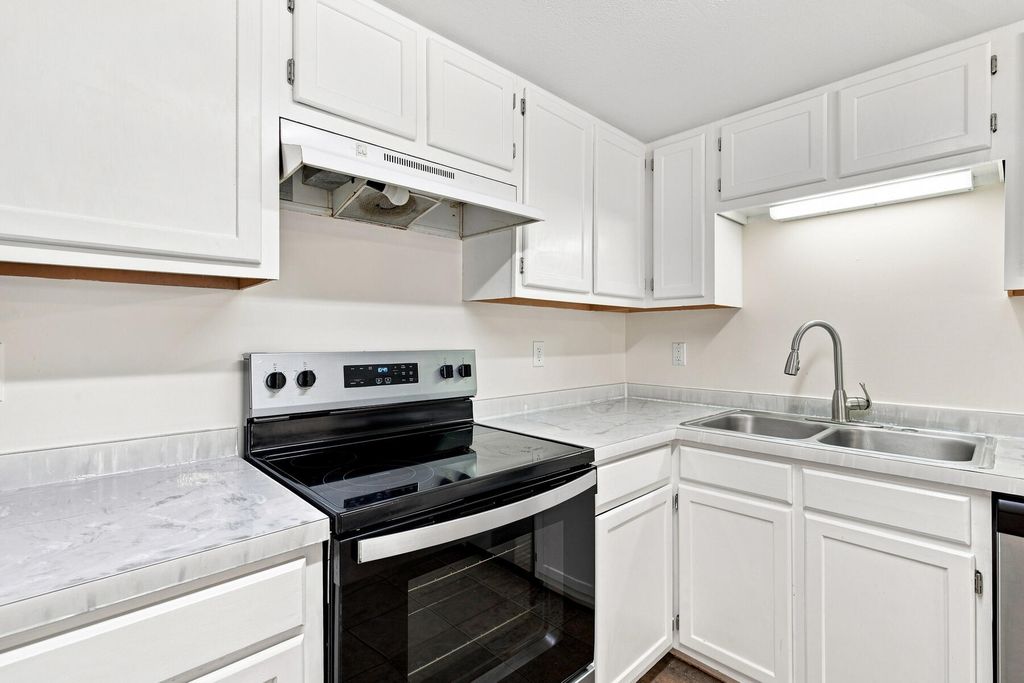 Image 13 of property listing at 1855 Whispering Oaks Lane, Fort Walton Beach, FL 32547