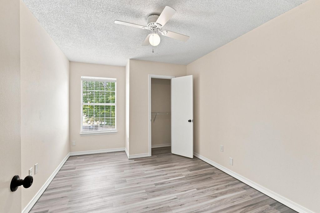 Image 17 of property listing at 1855 Whispering Oaks Lane, Fort Walton Beach, FL 32547